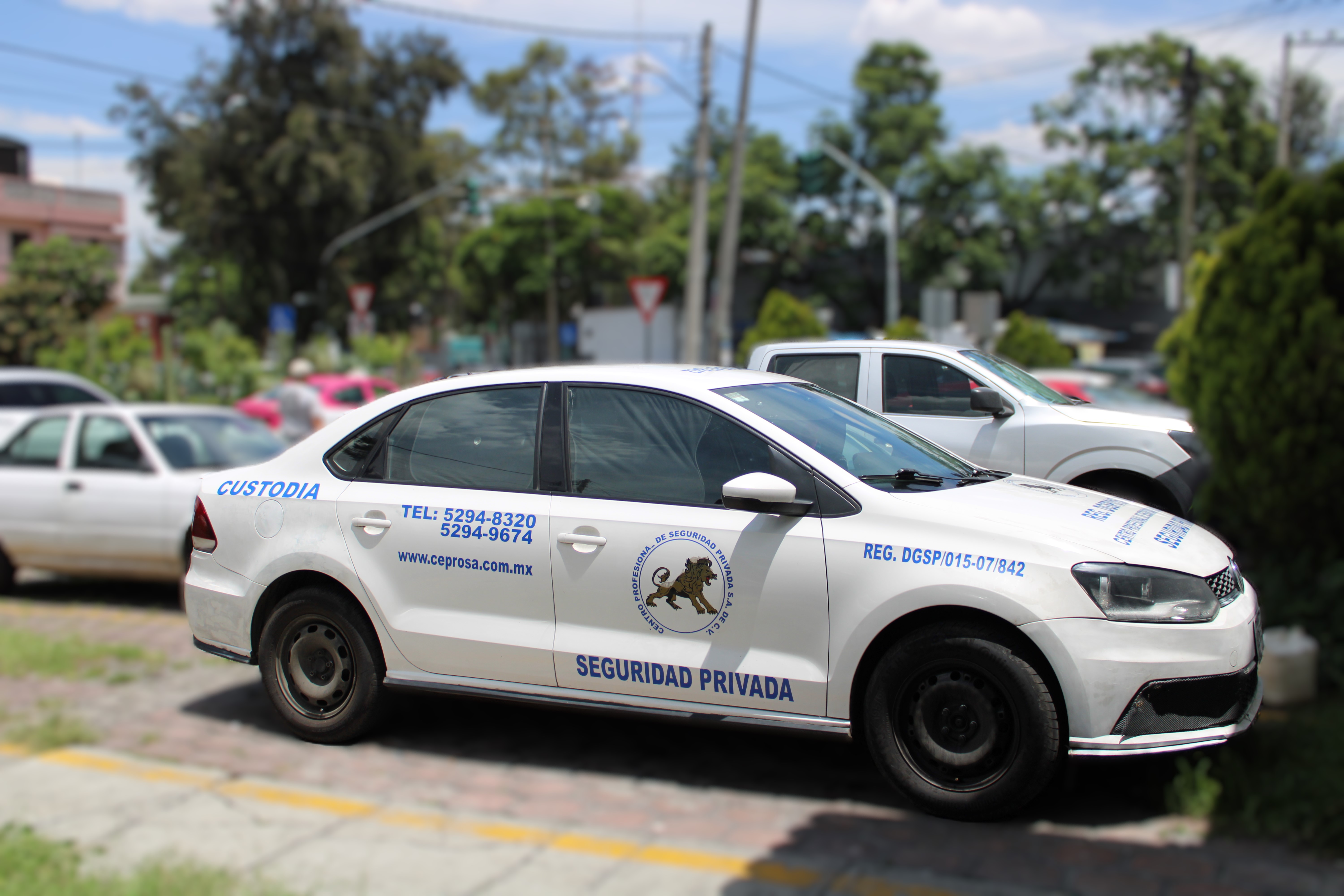 Automovil de Escolta