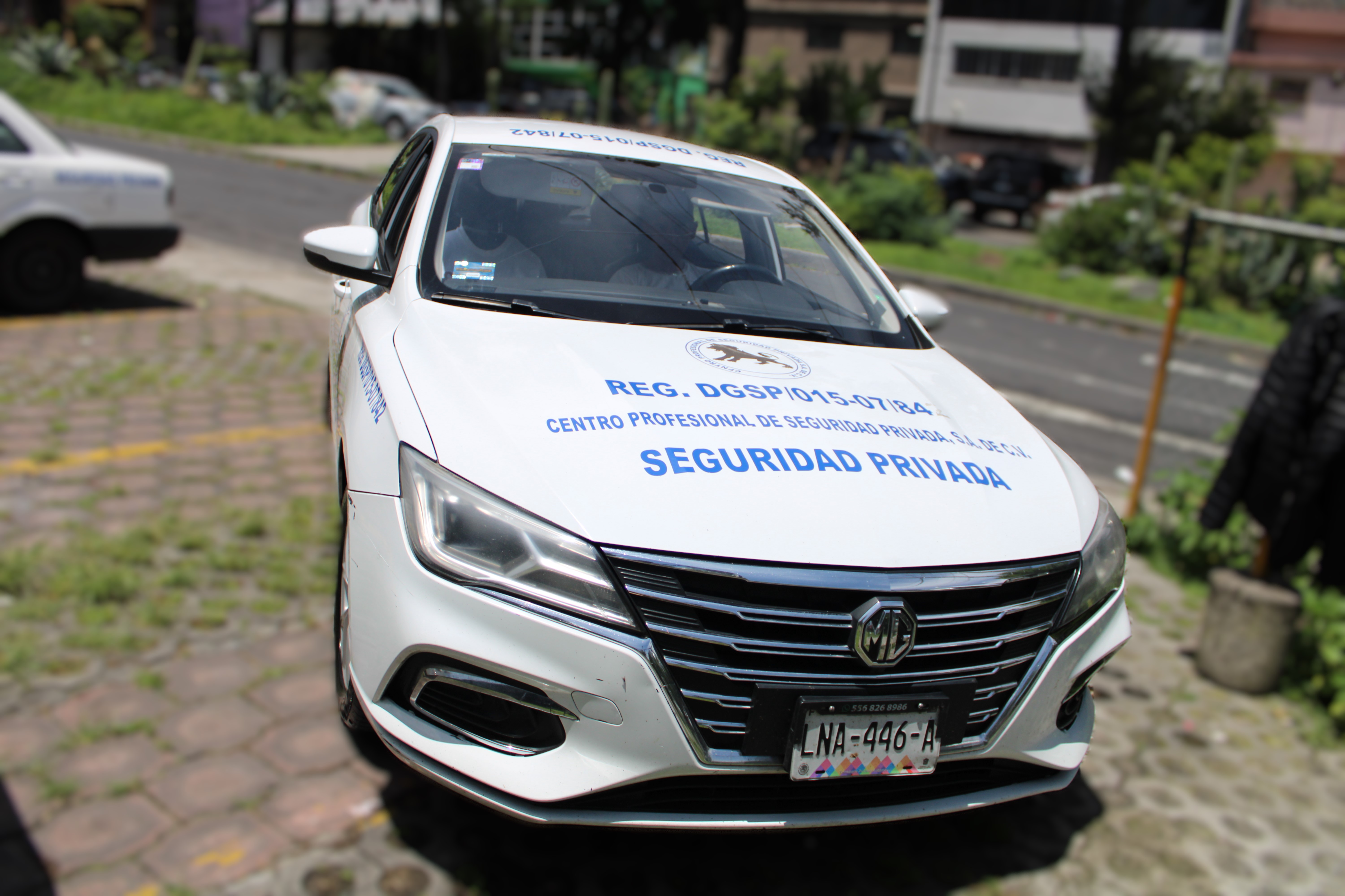 Automovil de Escolta